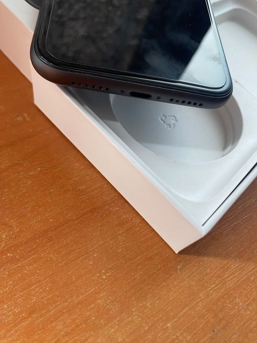 iPhone 11 128 GB stare excelenta