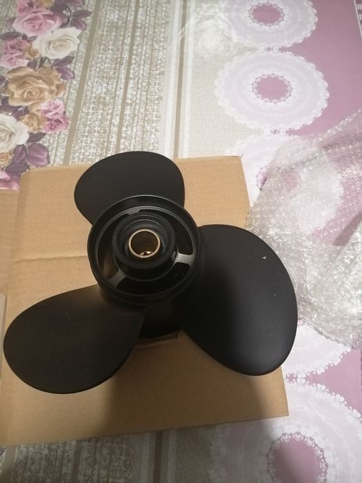 Продам винт для лодочного мотора