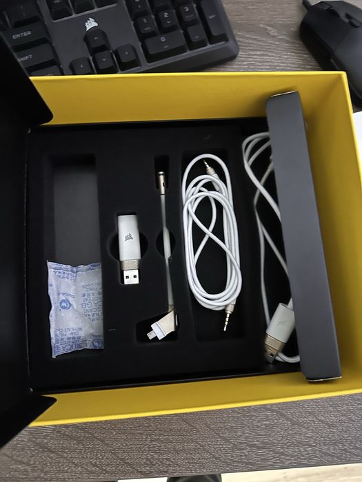 Casti Gaming Corsair Virtuoso