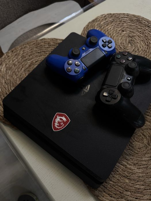 PlayStation 4 slim 1tb