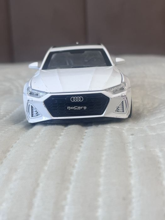 Игрушка машина Audi