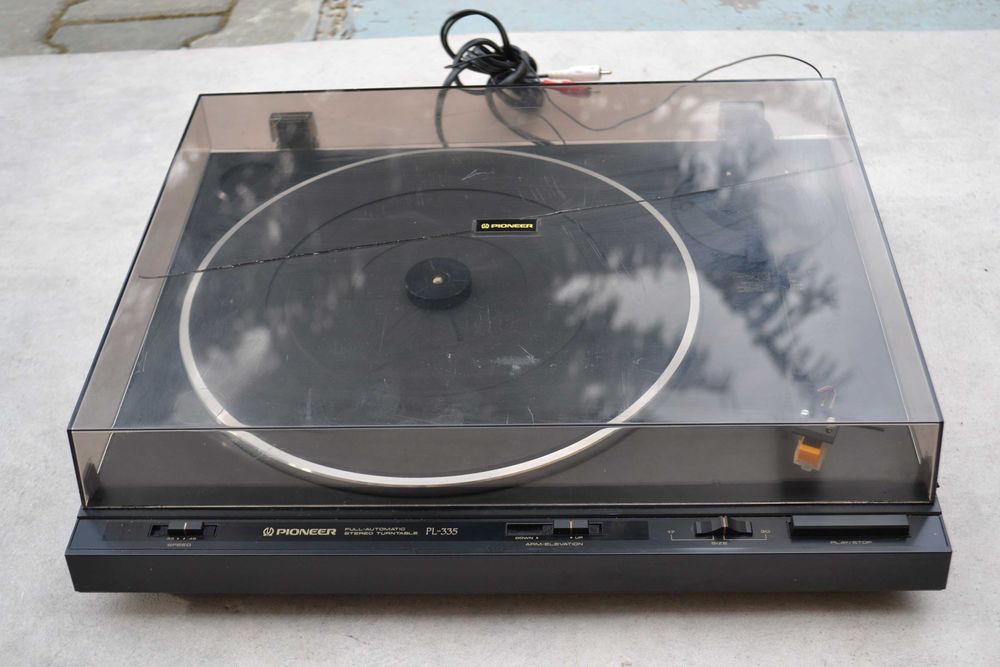Pick up Pioneer PL 335