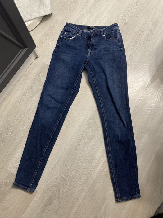 Женские джинсы