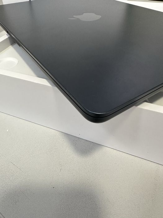 MacBook Air m2 16/256 (5 циклов)