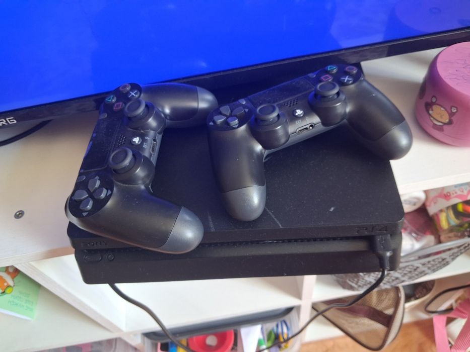 Продам PS4 500gb