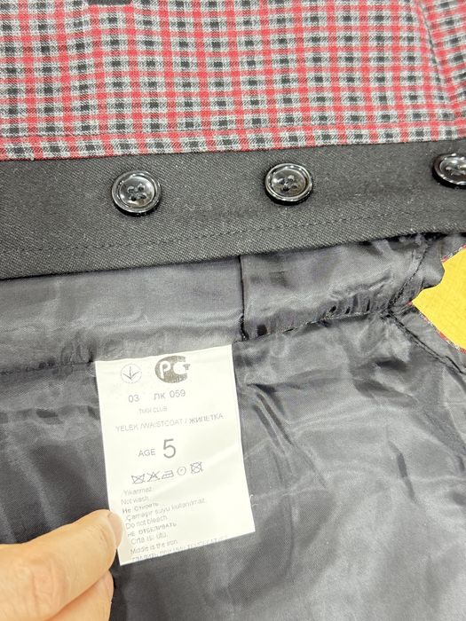 Брюки рубашка жилет на 4-5 лет