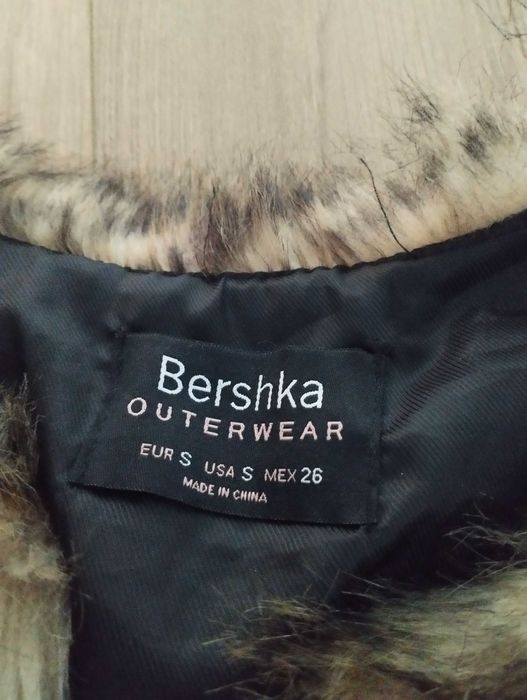 Blăniță mărimea S Bershka