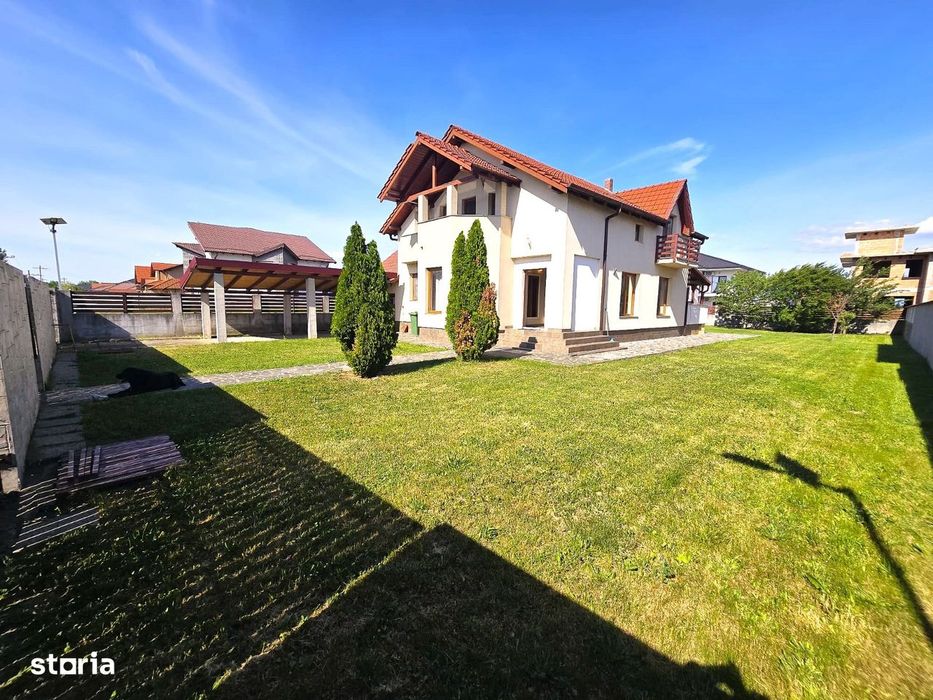 Intimitate si spațiu | Vila cu spațioasă si curte de 1000 mp |