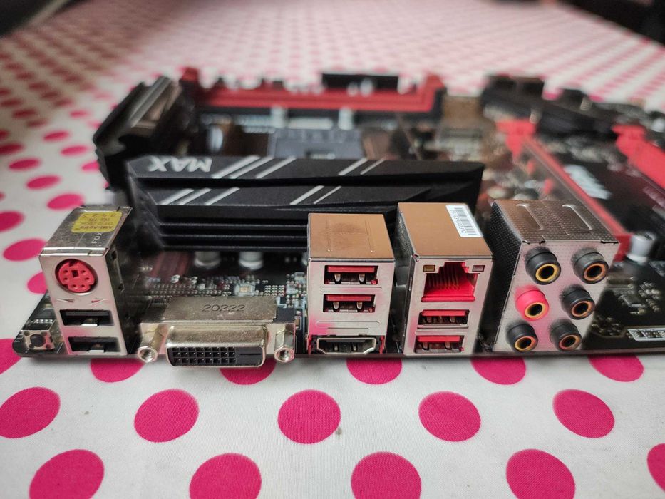 Placa de baza MSI B450 Gaming Plus socket AM4.