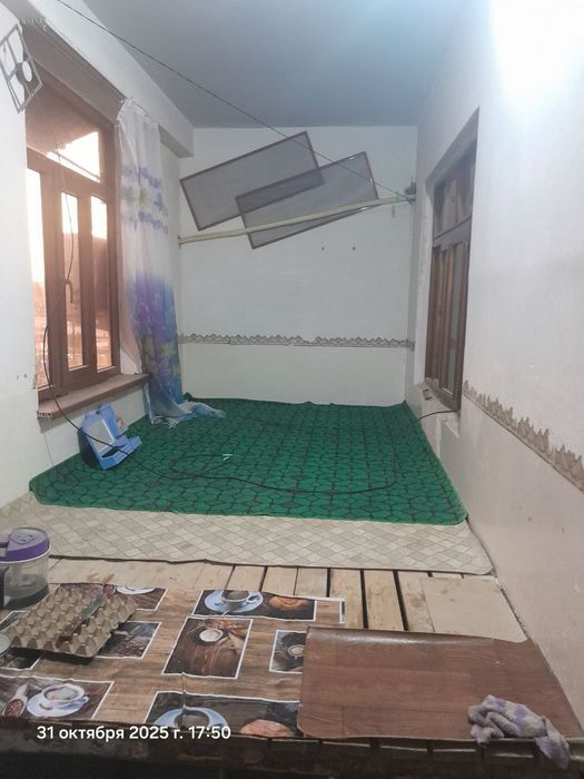 Buxoro shaharda uch xonali uy 200$