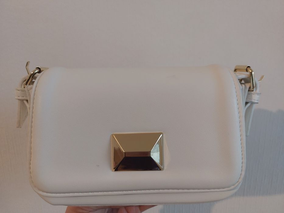 Бяла чанта калиопе