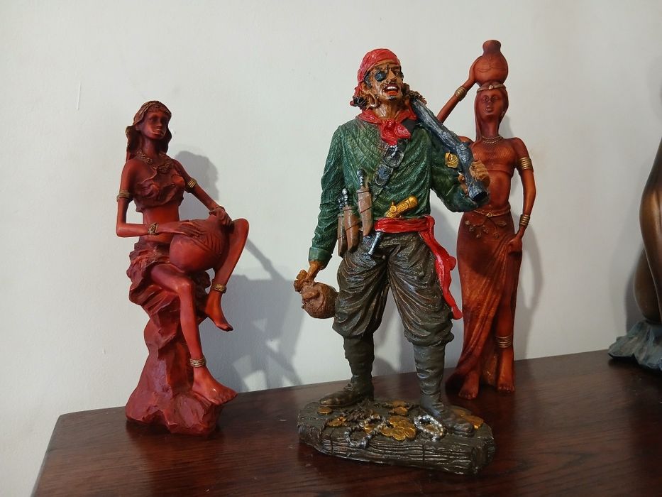 3 statuete vintage colectia "Piratul si Sirenele" noi fara eticheta