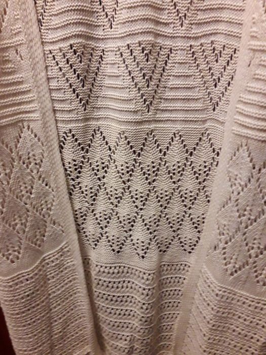 Accesoriu vestimentar pentru femei .