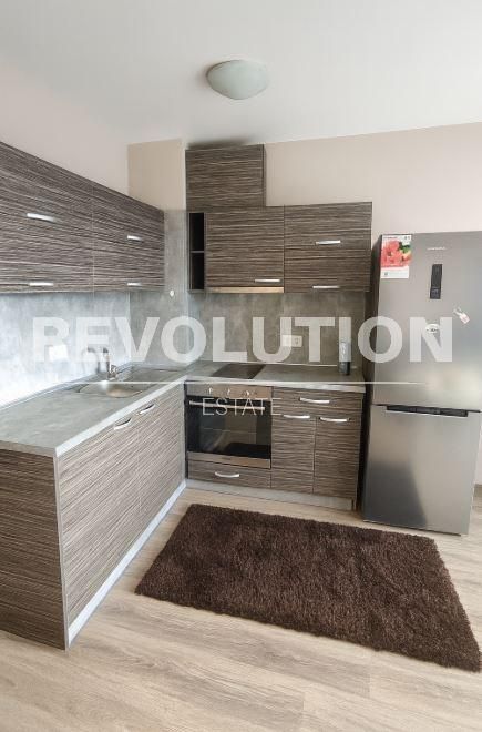 Дава се под наем Двустаен апартамент в Варна, м-т Сотира - 55 кв.м за 500 € - Снимка #1