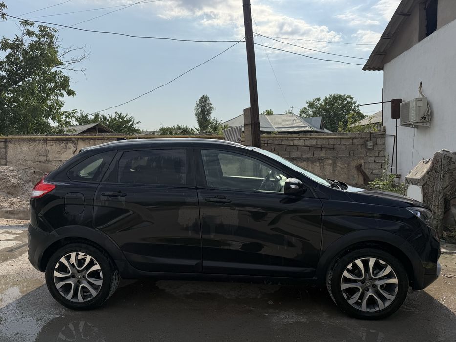 Lada Xray Cross 1.8