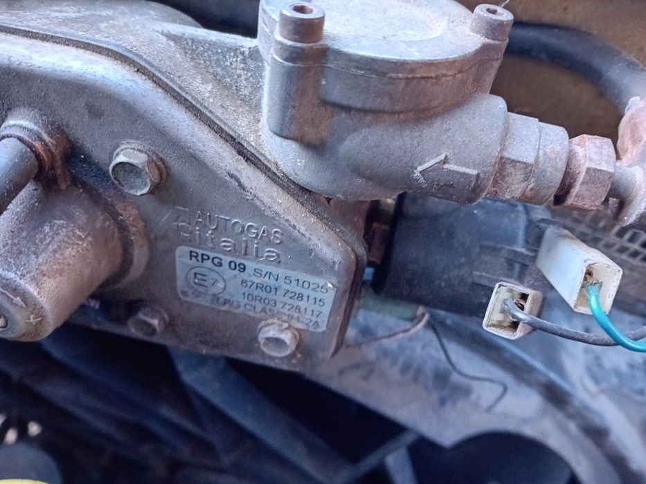 Продавам Зафира на части 1.8 16в.115кс.99г.