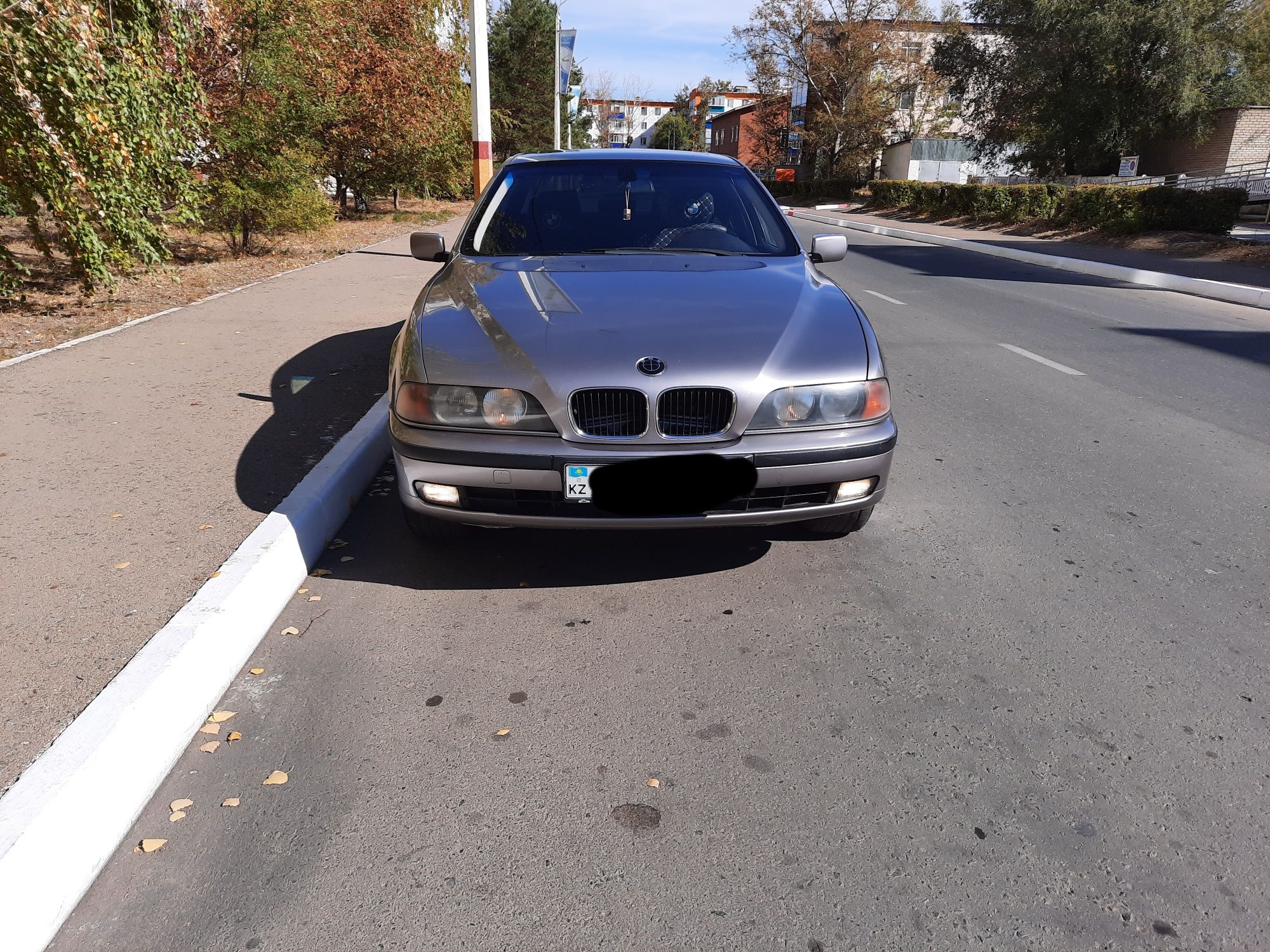 Авто в костанае. BMW 523 1996. БМВ 523 1996 года. Машины 1996 года. БМВ В Костанае.