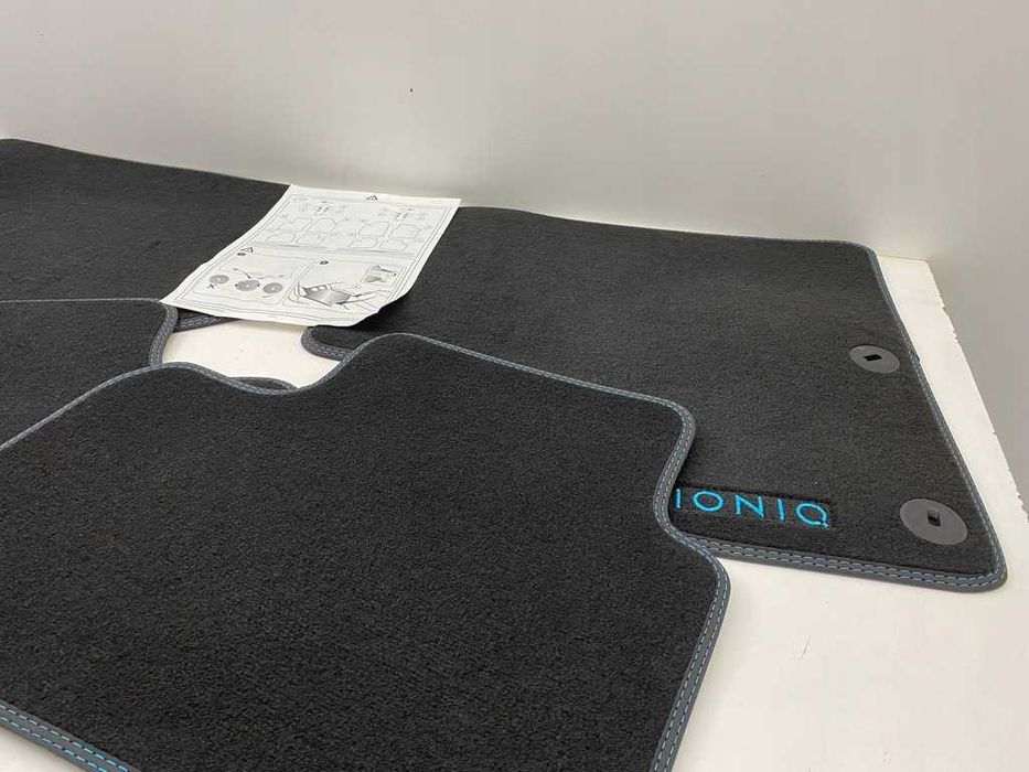 Стелки за Хюндай IONIQ Оригинални Чисто Нови Мокетни Черни