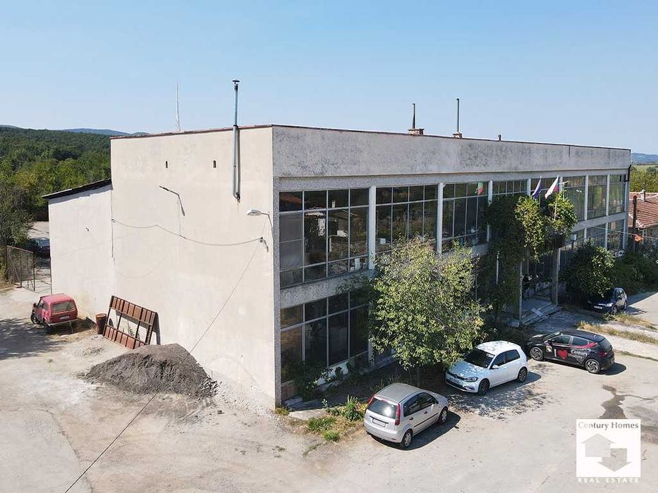 116280 Голяма промишлена сграда, със собствен парцел, за продажба в с. Велчево, само на 15 км. от Велико Търново