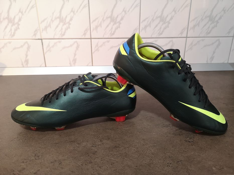 Vând ghete de fotbal Nike Mercurial Vapor VIII FG in stare impecabila
