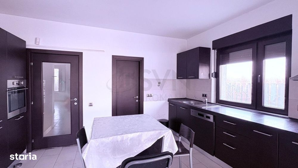 Casa 6 camere cu 3 locuri de parcare in Pipera in spatele Cortina Nort