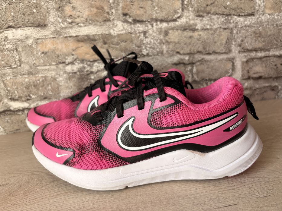 Маратонки Nike AIR MAX 270 и NIKE COSMIC RUNNER 35,5 сандали apawwa