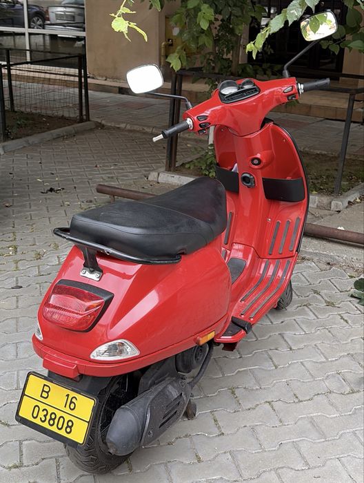 Scuter Piaggio Vespa S50 50cm 4T