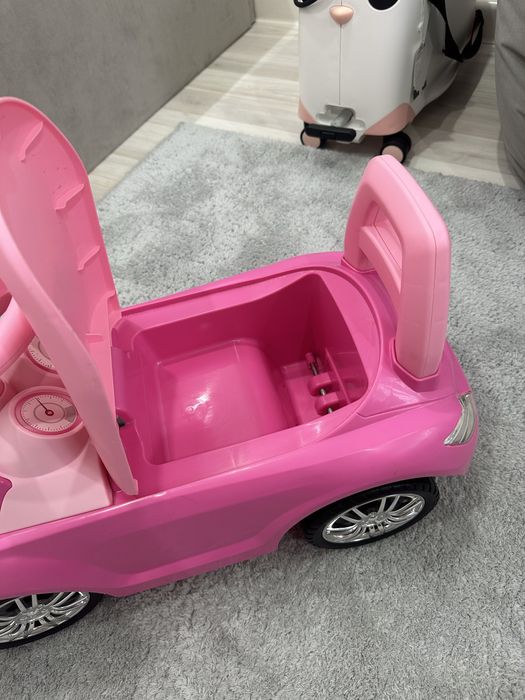 Машинка толокар для девочки