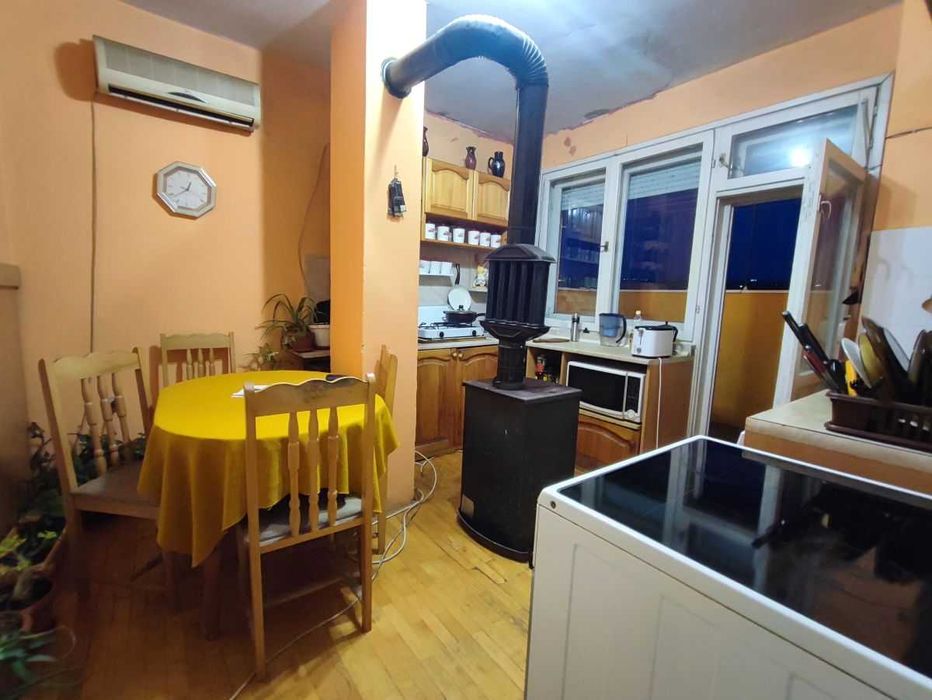 Продава се Двустаен апартамент в Велико Търново, Център - 53 кв.м за 1000 €/кв.м - Снимка #2