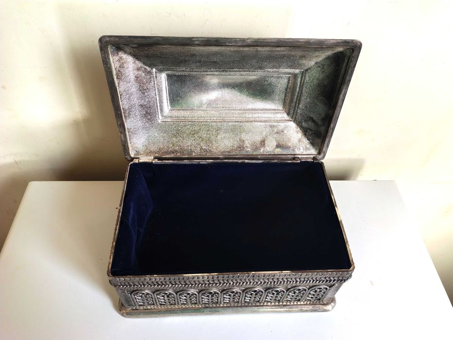 Страхотна Стара Посребрена Кутия За Бижута