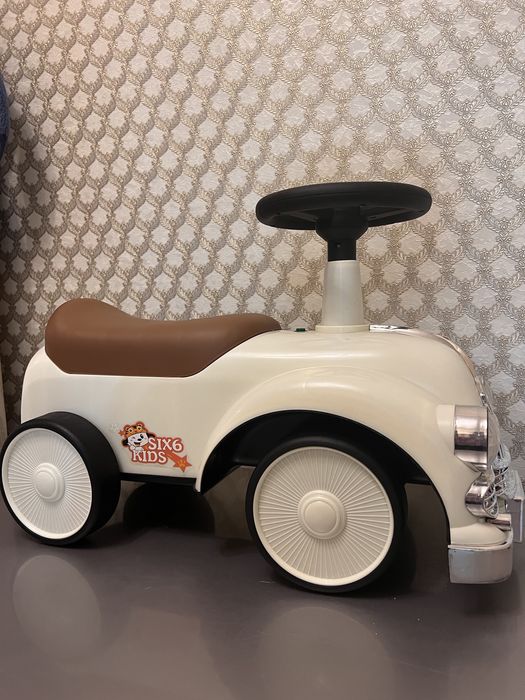 Продам  толокар, каталка-машинку!