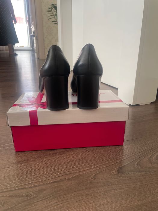 Продам кожаные туфли