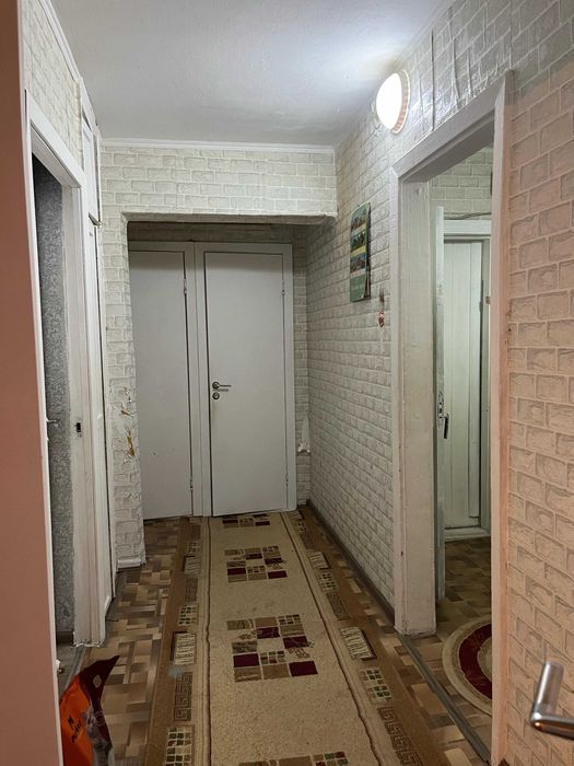 продается 4ком кв, 1 эт-4мкр-7дом