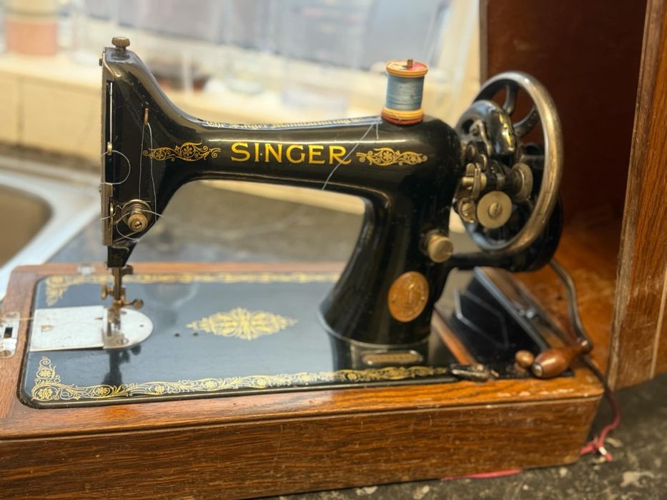 Vand masina de cusut marca Singer