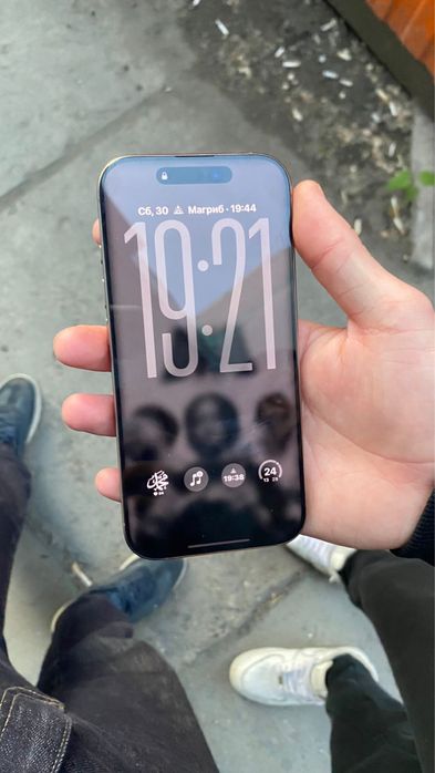 iPhone 16pro с гарантей