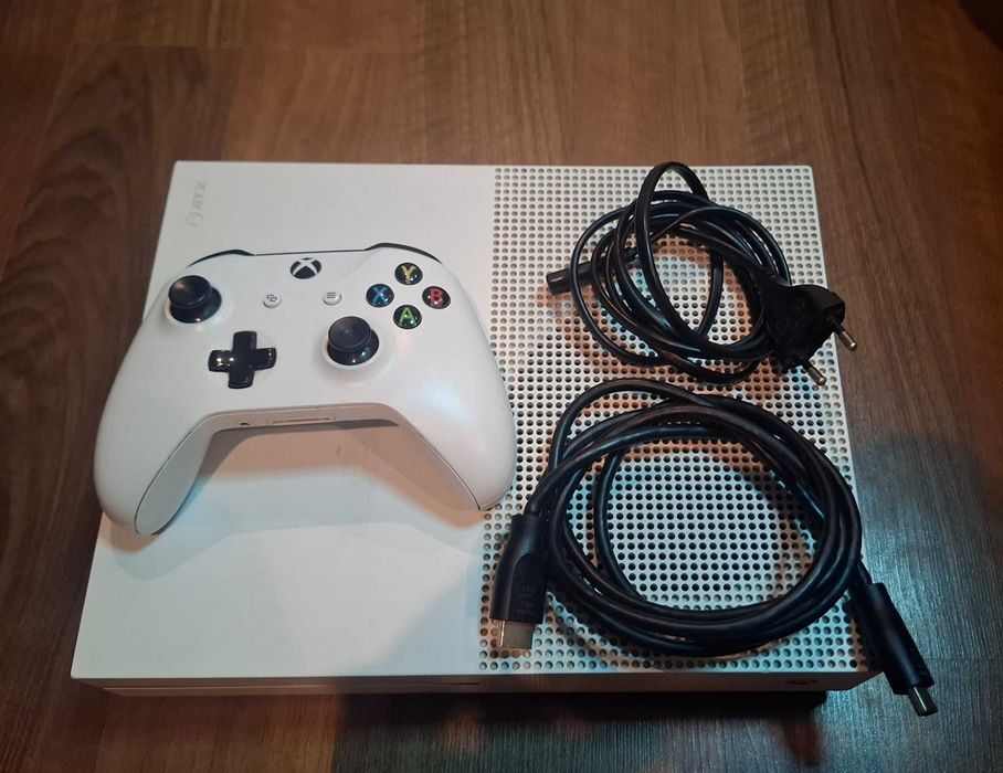 Vând XBOX-ONE S 1TB,controller+jocuri