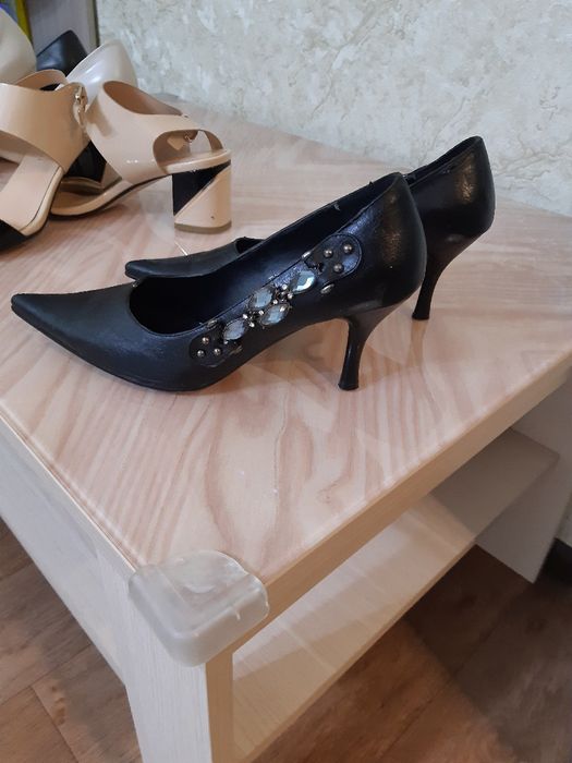 Обувь женскую б/у