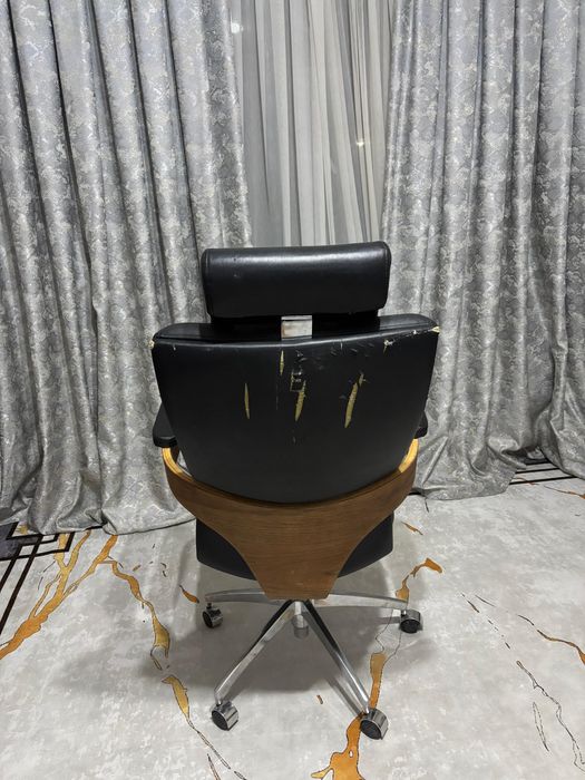 Офисной мебель кресло