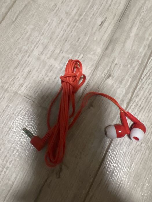 Червени слушалки 15 бр