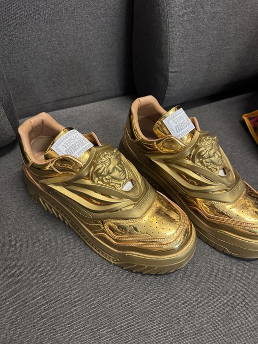 Версаче златни обувки