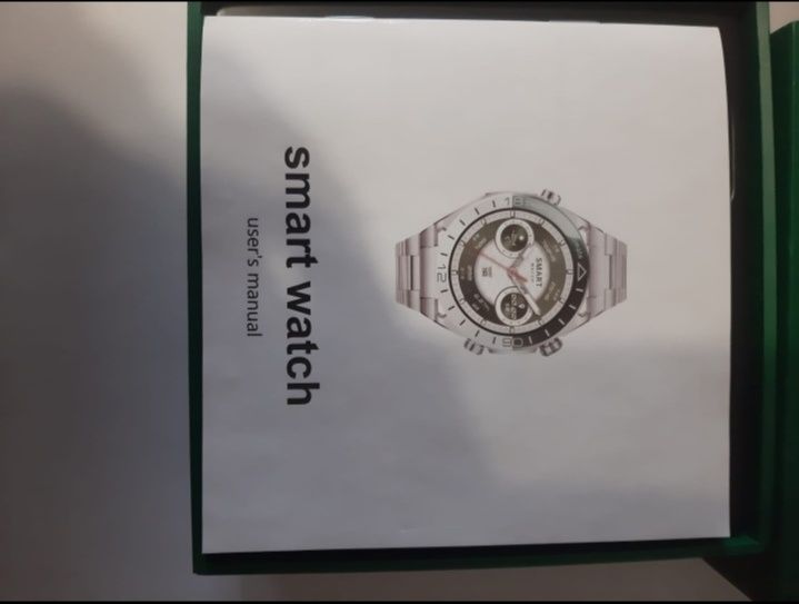 Электронные часы, новые, с коробкой