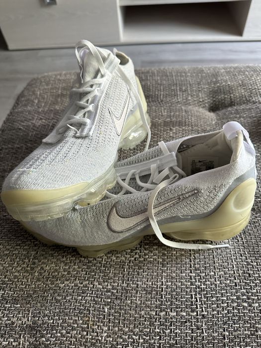 Adidasi Nike vapormax