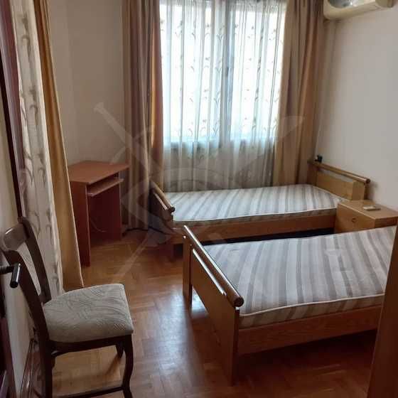 Тристаен апартамент в района на Колхозен пазар - 137014