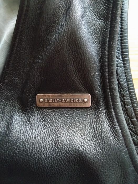 Vând vesta de motocicleta originala Harley Davidson