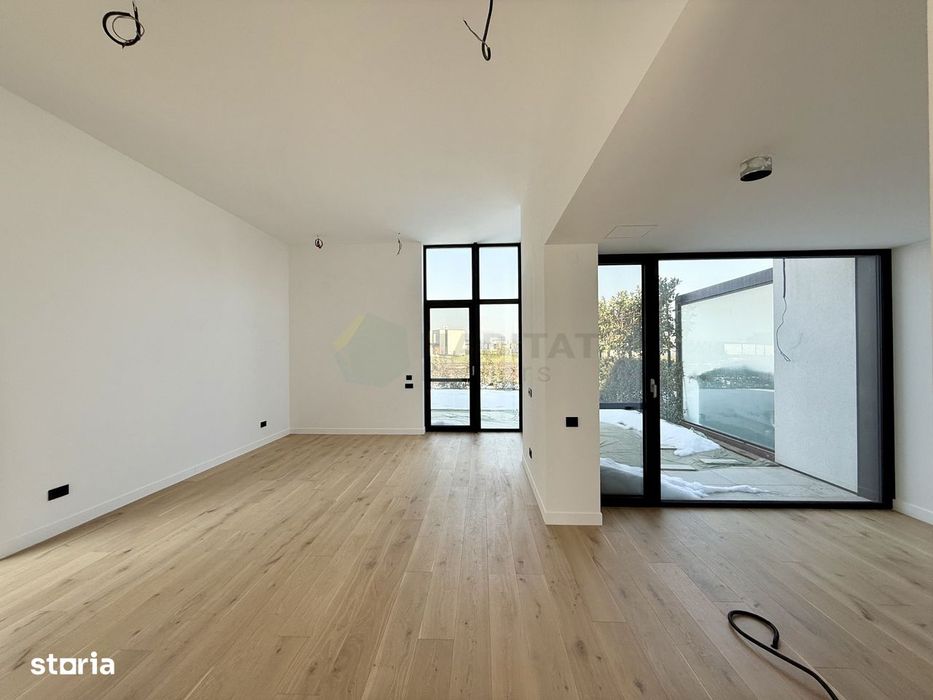 Vila tip duplex in Amber Forest, langa padure