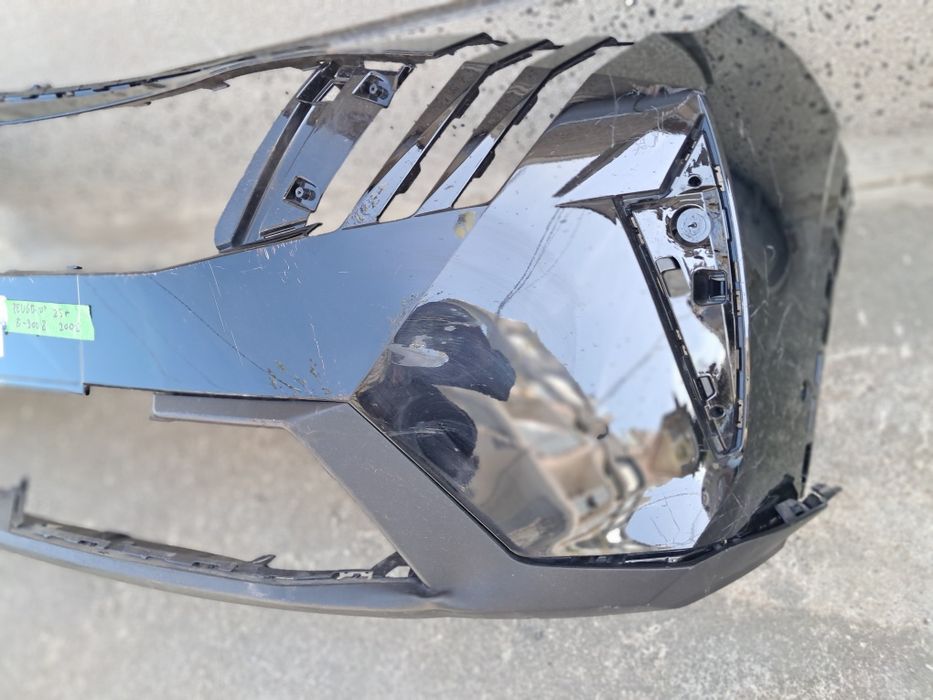 Предна броня Peugeot  E 3008 2025г