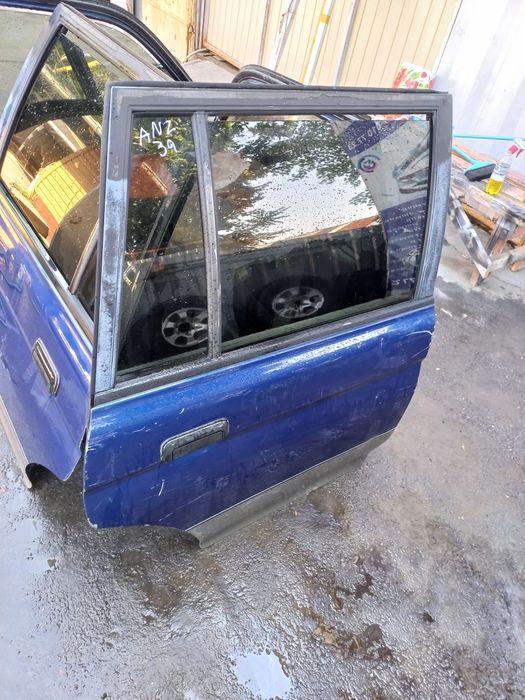 Продам двери на митсубиши челенжер Mitsubishi