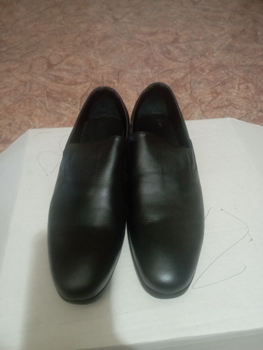 Продам мужской туфли 41 размер