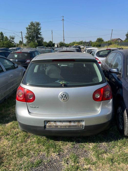 Dezmembrez VW Volkswagen Golf 5 coupe 2 usi gri argintiu 1,4 benzina