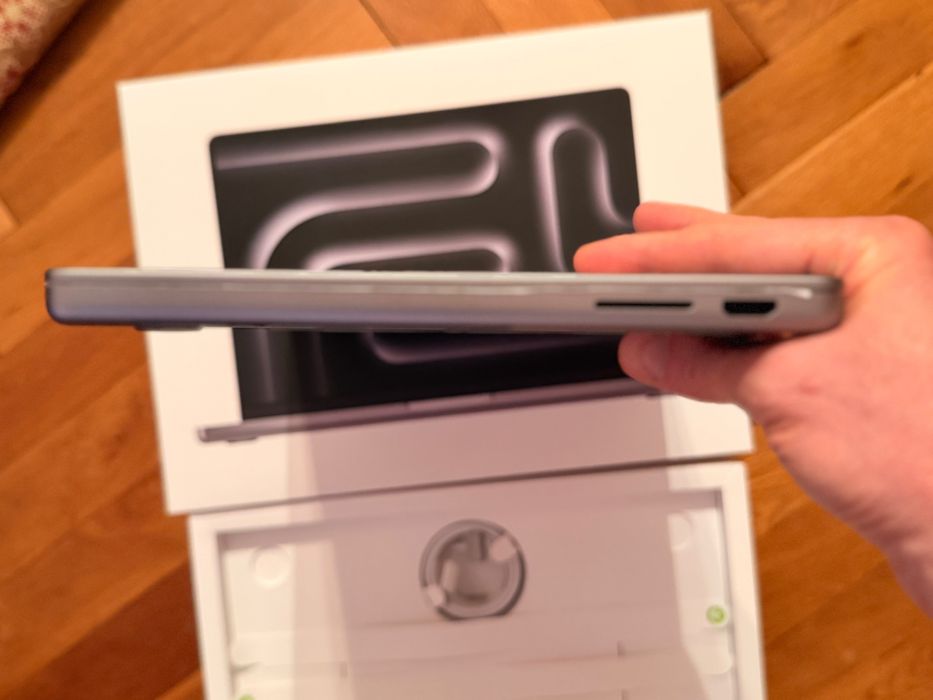 MacBook Pro 14" M3 8-CORE 8 GB RAM 512 GB RAM Space Grey Ноември 2023